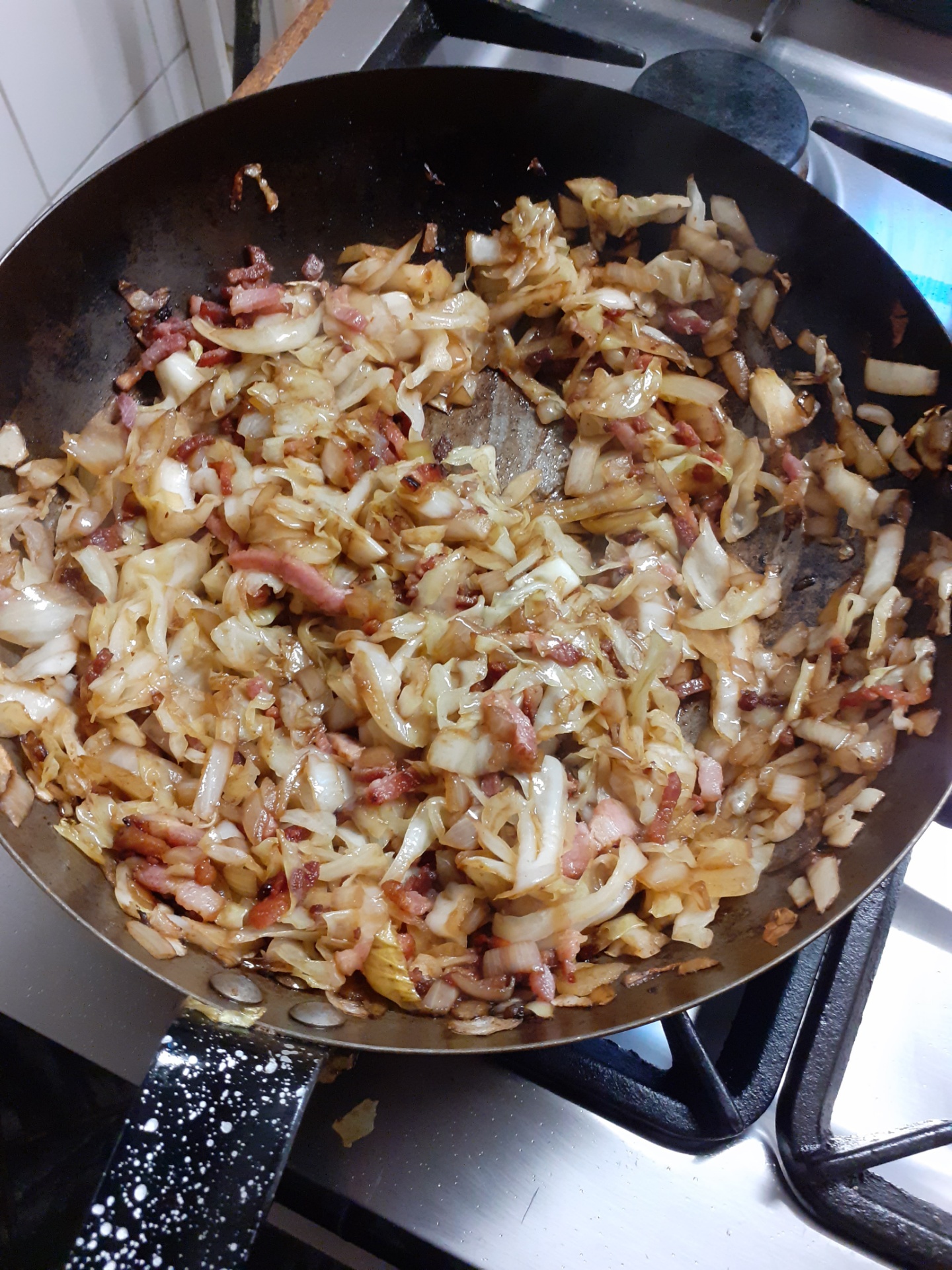 Spitskool met spekjes